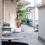 De Montparnasse Hotel 3*