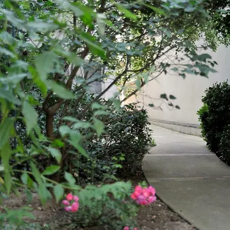 De Montparnasse Hotel