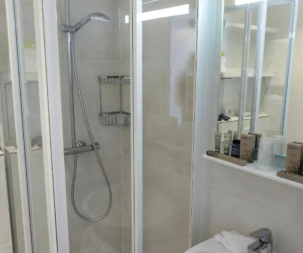 De Montparnasse Hotel