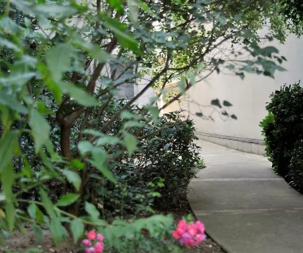 De Montparnasse Hotel