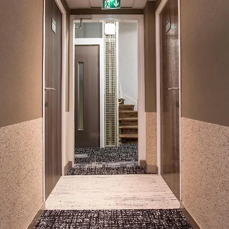 De Montparnasse Hotel 3*